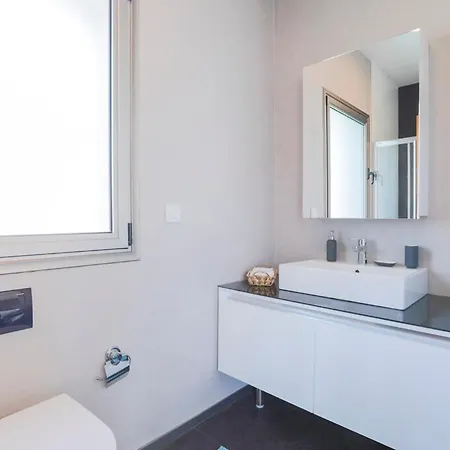Luxury Seadside Vacation With Privacy