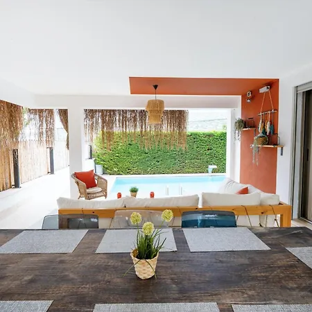 Luxury Seadside Vacation With Privacy